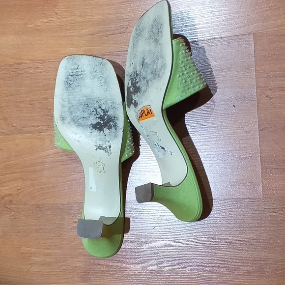 Shoes - Picture 3 of 6